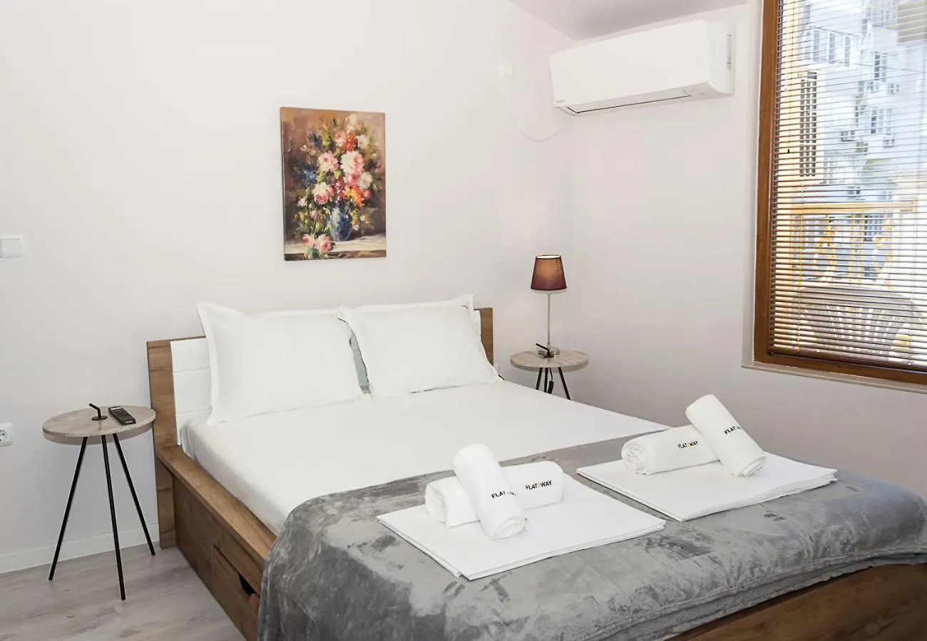 The Purplish 2-Bd Apartment In Varna Center